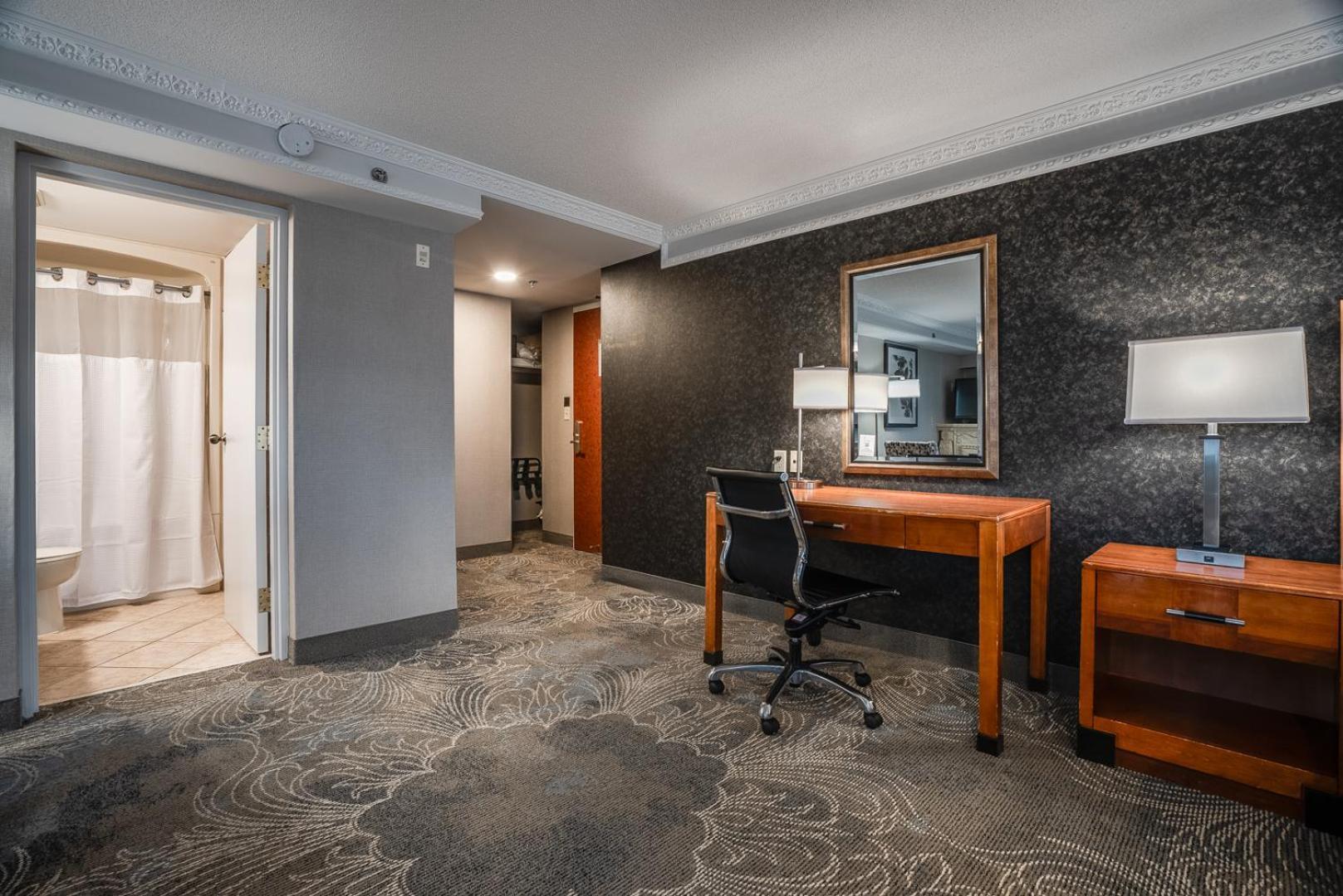 Monte Carlo Inn Barrie - Newly Renovated Eksteriør bilde